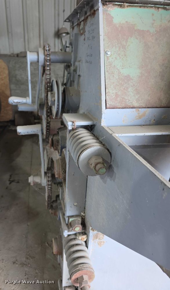 image for item DZ6124 Roskamp K roller mill 