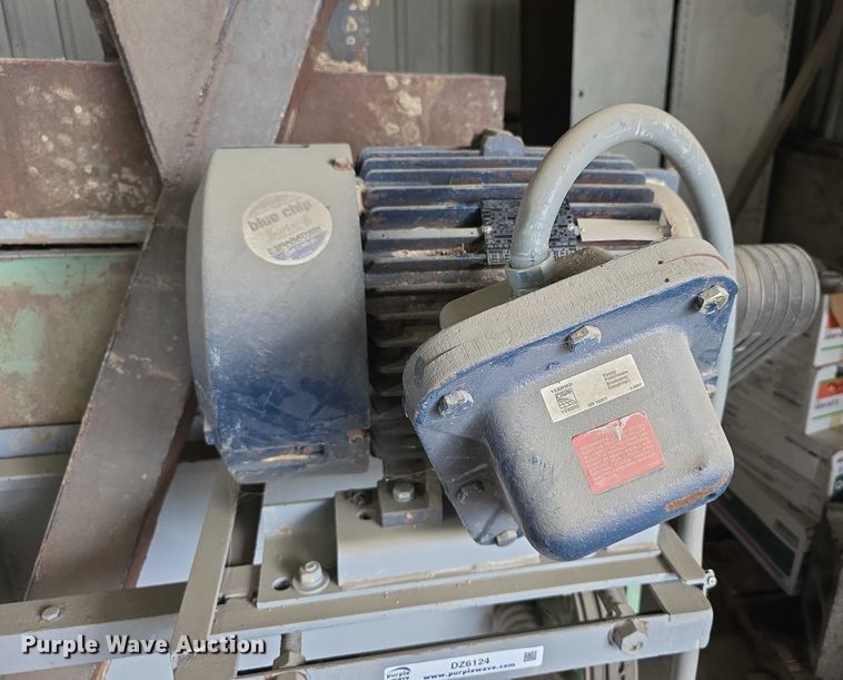 image for item DZ6124 Roskamp K roller mill 