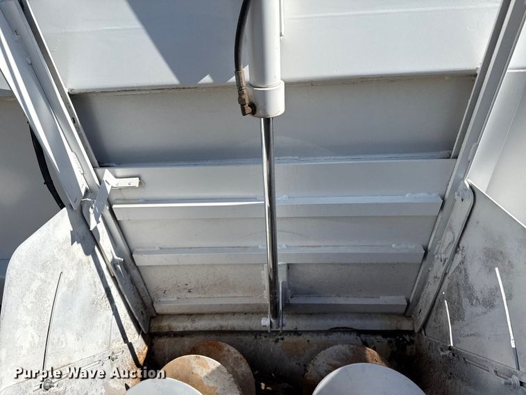 image for item DZ8926 2012 International 7400 feed mixer truck