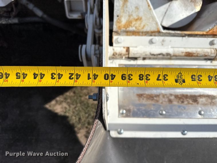 image for item DZ8926 2012 International 7400 feed mixer truck