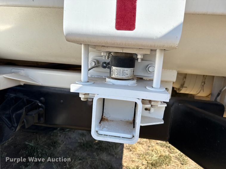 image for item DZ8926 2012 International 7400 feed mixer truck