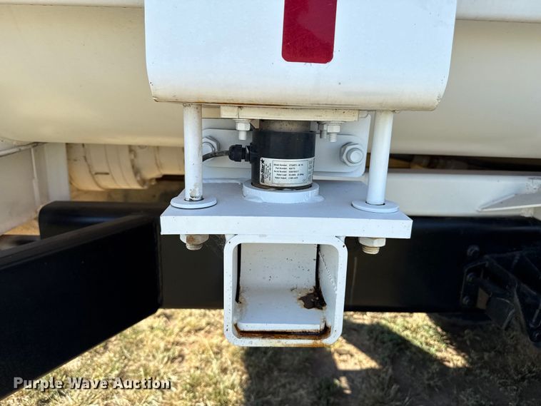 image for item DZ8926 2012 International 7400 feed mixer truck