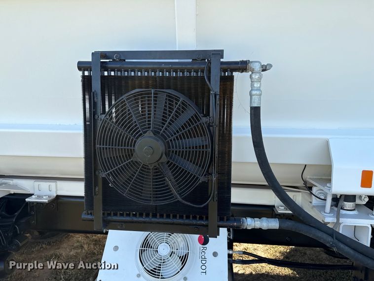 image for item DZ8926 2012 International 7400 feed mixer truck