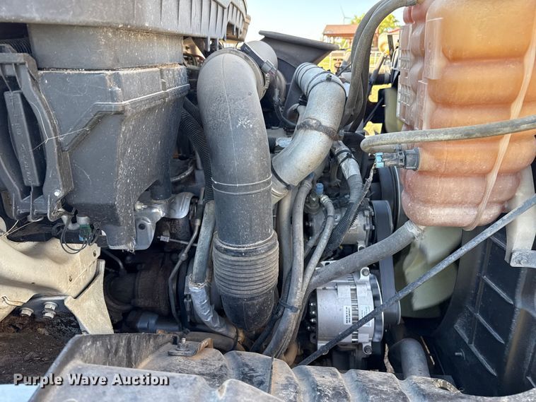 image for item DZ8926 2012 International 7400 feed mixer truck