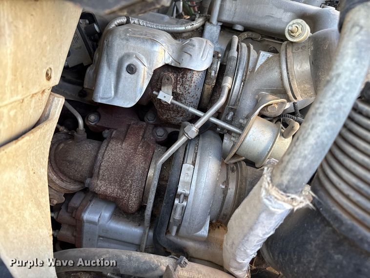 image for item DZ8926 2012 International 7400 feed mixer truck