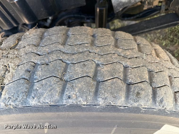 image for item DZ8926 2012 International 7400 feed mixer truck