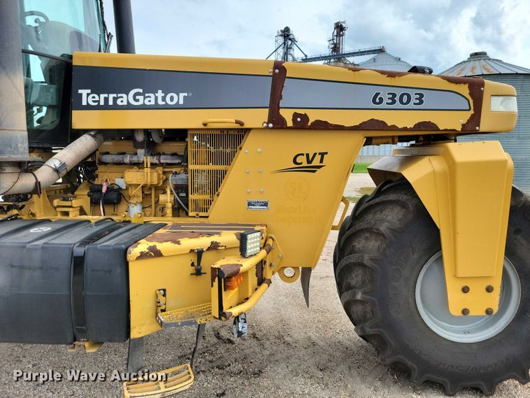 image for item EA2514 2011 TerraGator 6303 spreader