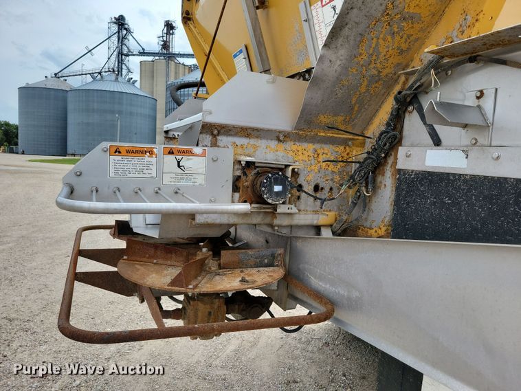 image for item EA2514 2011 TerraGator 6303 spreader