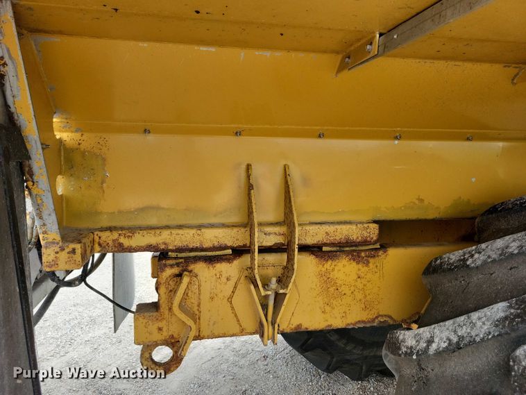 image for item EA2514 2011 TerraGator 6303 spreader