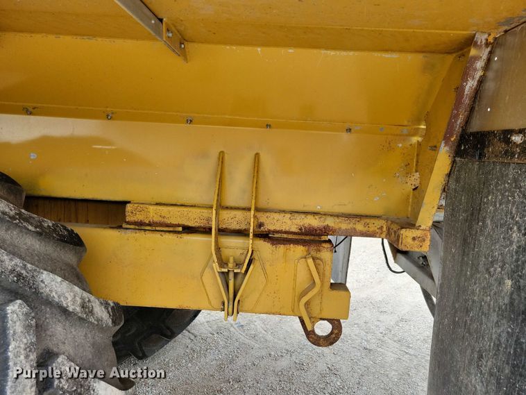 image for item EA2514 2011 TerraGator 6303 spreader