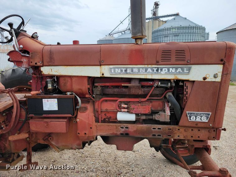 image for item EA2515 International Farmall 826 tractor