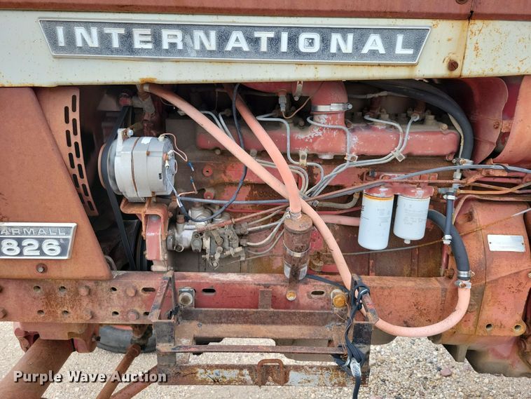 image for item EA2515 International Farmall 826 tractor
