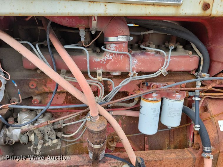 image for item EA2515 International Farmall 826 tractor