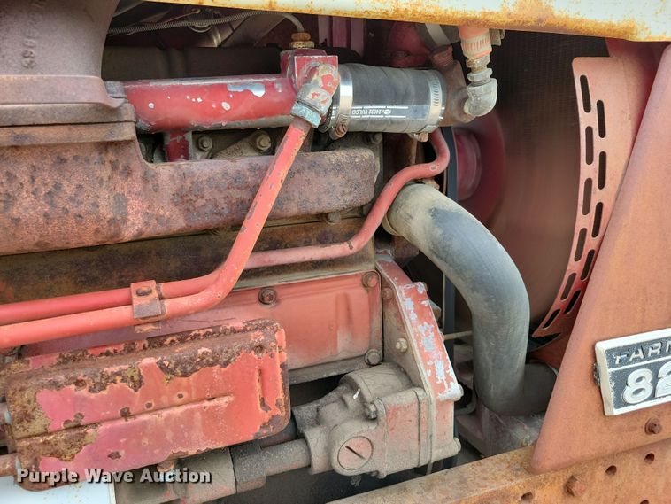 image for item EA2515 International Farmall 826 tractor