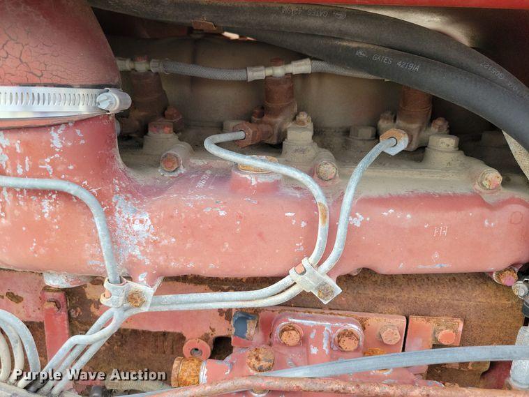 image for item EA2515 International Farmall 826 tractor