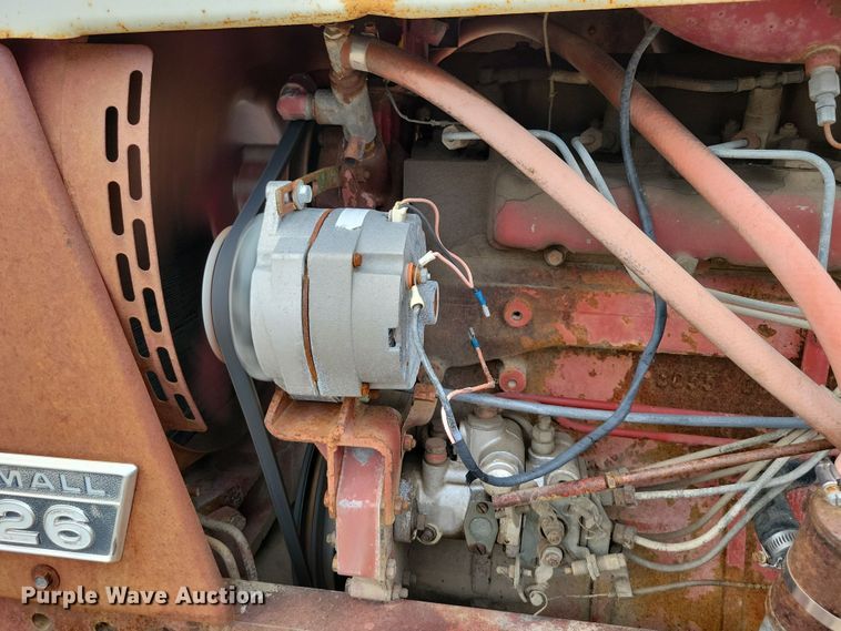 image for item EA2515 International Farmall 826 tractor