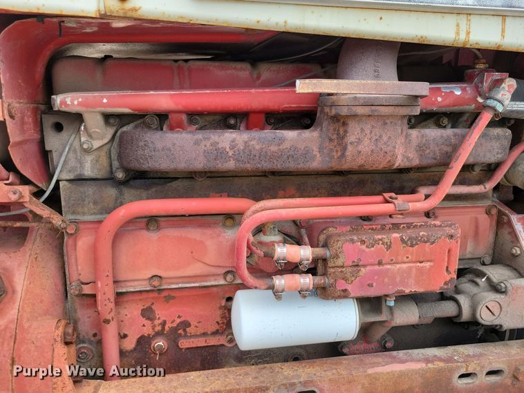 image for item EA2515 International Farmall 826 tractor