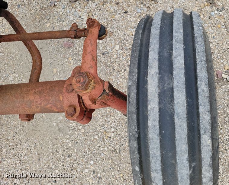 image for item EA2515 International Farmall 826 tractor