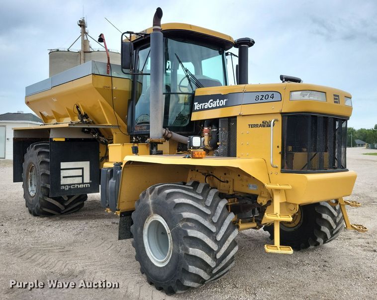 image for item EA2516 2009 TerraGator 8204 spreader