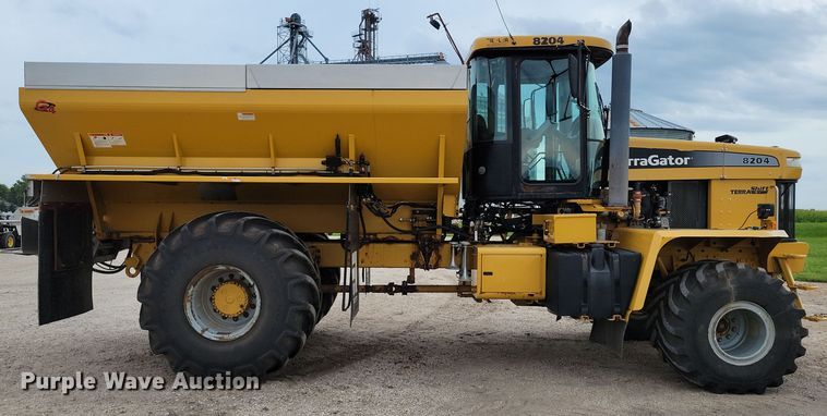 image for item EA2516 2009 TerraGator 8204 spreader
