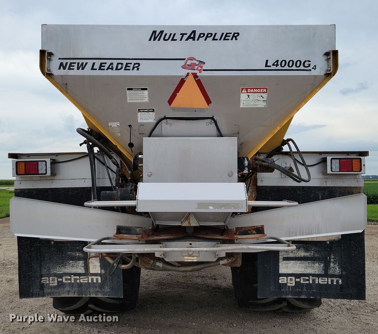 image for item EA2516 2009 TerraGator 8204 spreader
