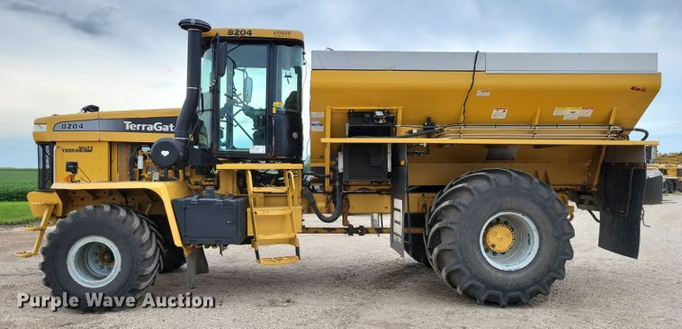 image for item EA2516 2009 TerraGator 8204 spreader