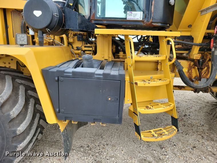 image for item EA2516 2009 TerraGator 8204 spreader