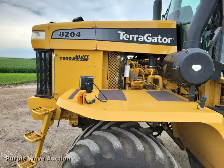 image for item EA2516 2009 TerraGator 8204 spreader