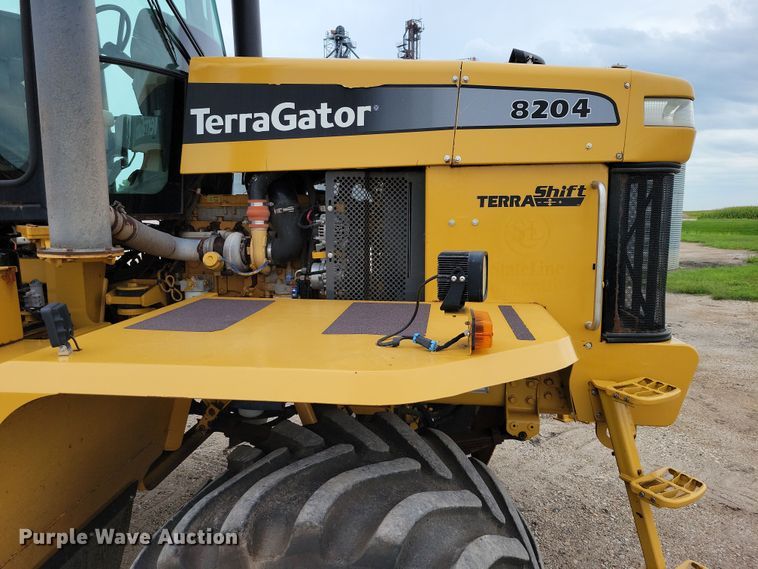 image for item EA2516 2009 TerraGator 8204 spreader
