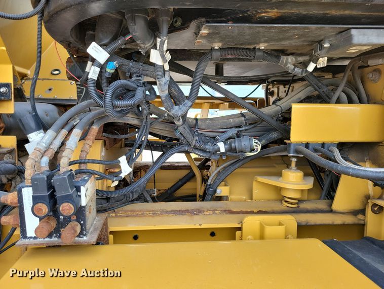 image for item EA2516 2009 TerraGator 8204 spreader