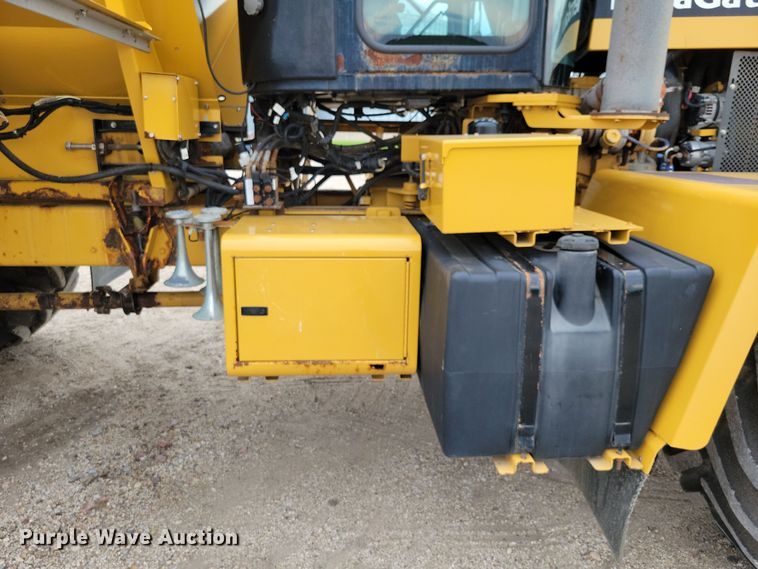 image for item EA2516 2009 TerraGator 8204 spreader