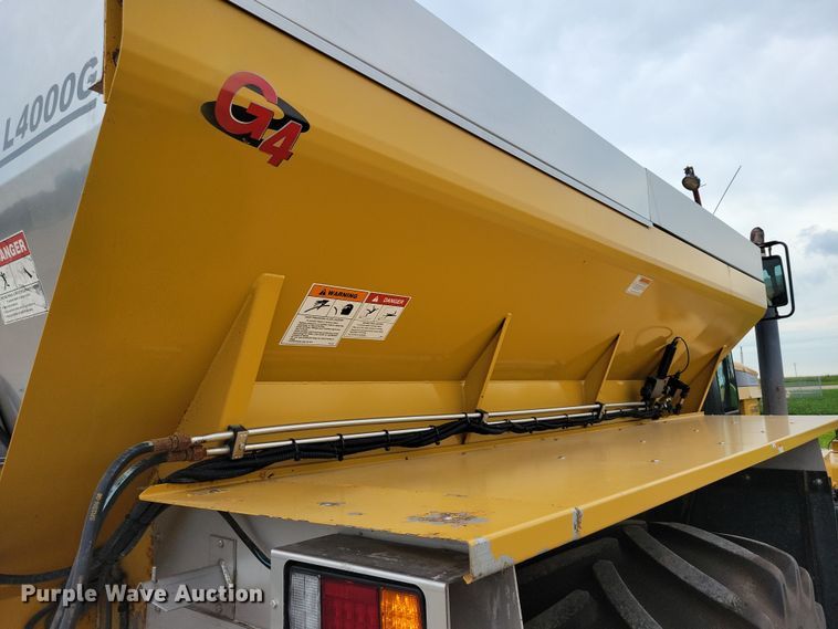 image for item EA2516 2009 TerraGator 8204 spreader