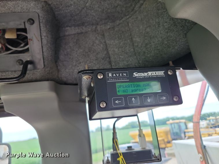 image for item EA2516 2009 TerraGator 8204 spreader