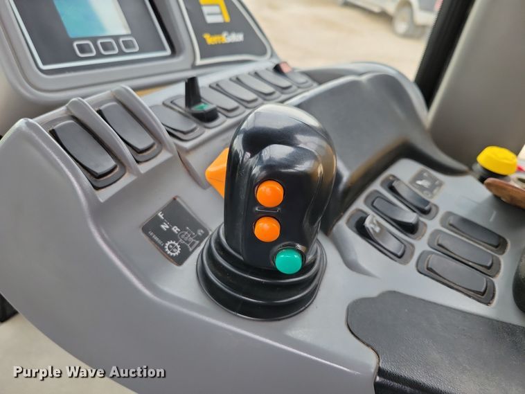 image for item EA2516 2009 TerraGator 8204 spreader