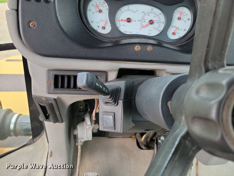 image for item EA2516 2009 TerraGator 8204 spreader