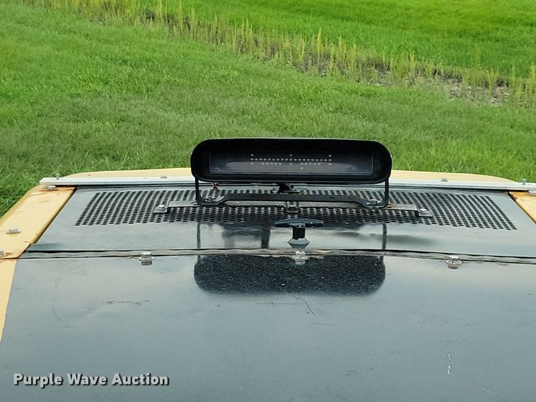 image for item EA2516 2009 TerraGator 8204 spreader