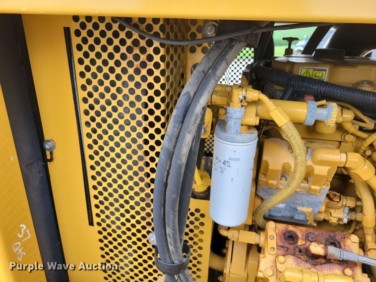 image for item EA2516 2009 TerraGator 8204 spreader