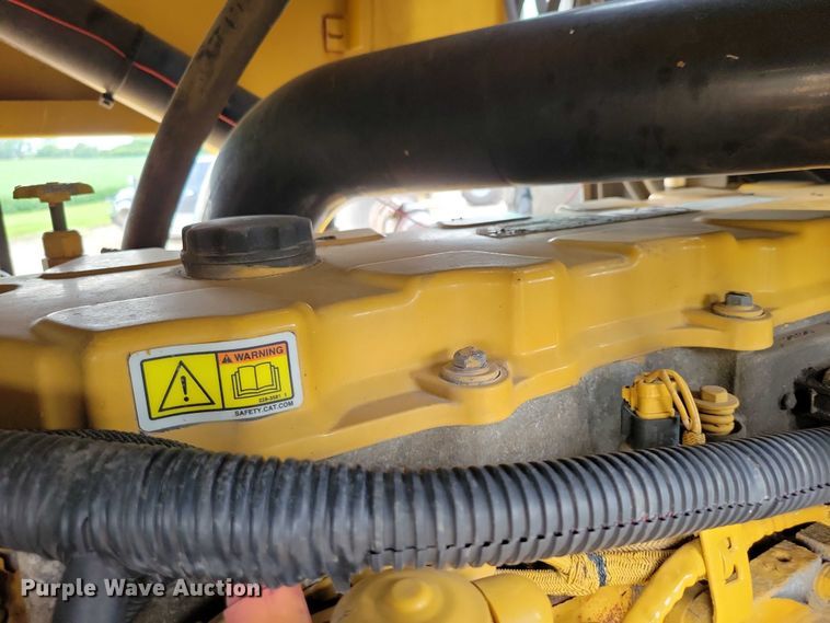 image for item EA2516 2009 TerraGator 8204 spreader