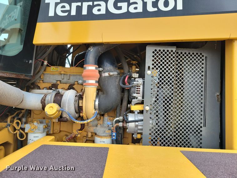 image for item EA2516 2009 TerraGator 8204 spreader