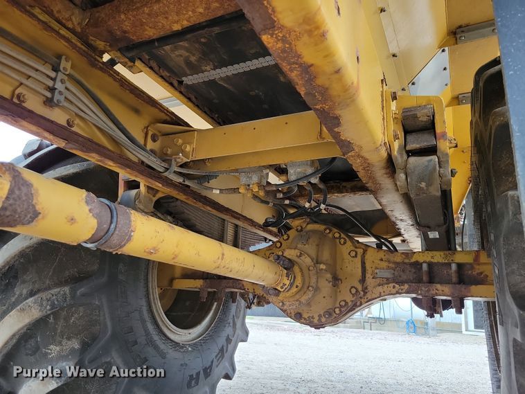 image for item EA2516 2009 TerraGator 8204 spreader