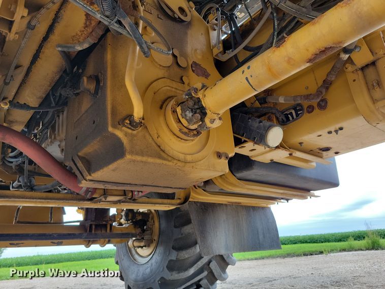 image for item EA2516 2009 TerraGator 8204 spreader