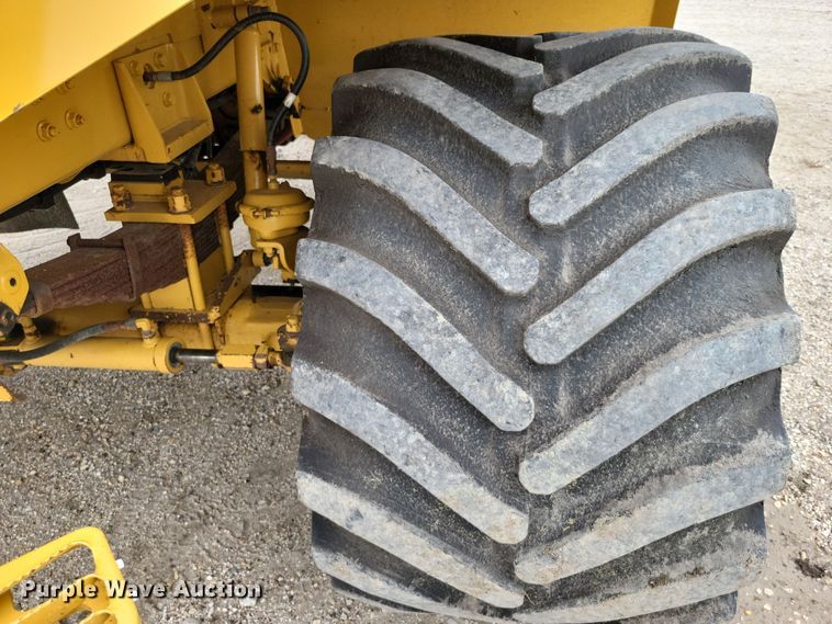 image for item EA2516 2009 TerraGator 8204 spreader