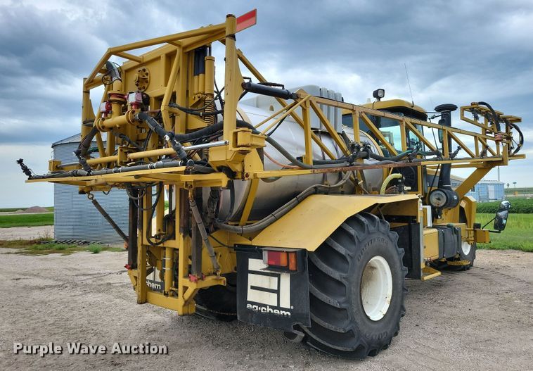 image for item EA2517 2004 TerraGator 6103 sprayer
