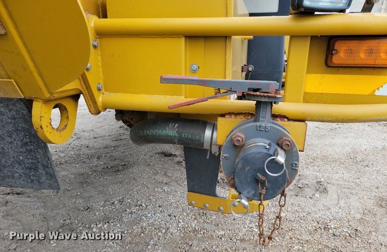 image for item EA2517 2004 TerraGator 6103 sprayer