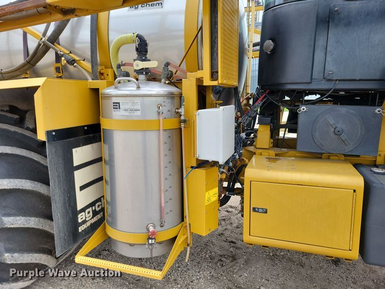 image for item EA2517 2004 TerraGator 6103 sprayer