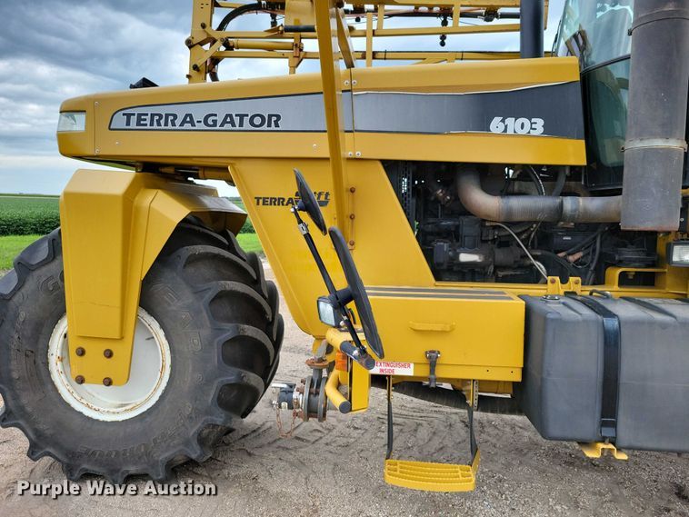 image for item EA2517 2004 TerraGator 6103 sprayer