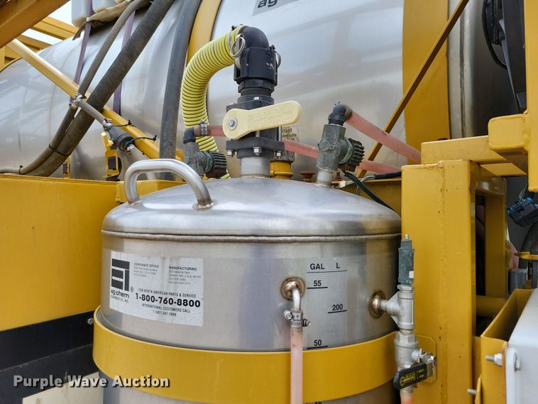 image for item EA2517 2004 TerraGator 6103 sprayer