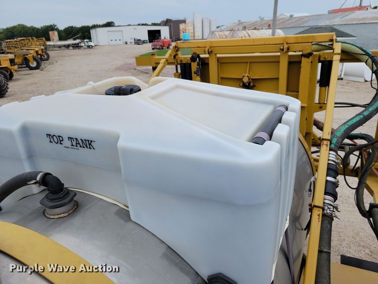 image for item EA2517 2004 TerraGator 6103 sprayer