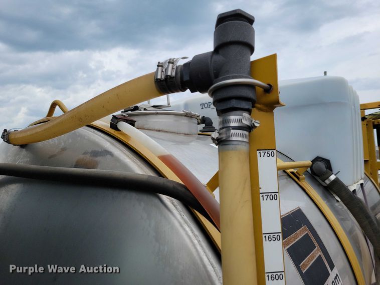 image for item EA2517 2004 TerraGator 6103 sprayer