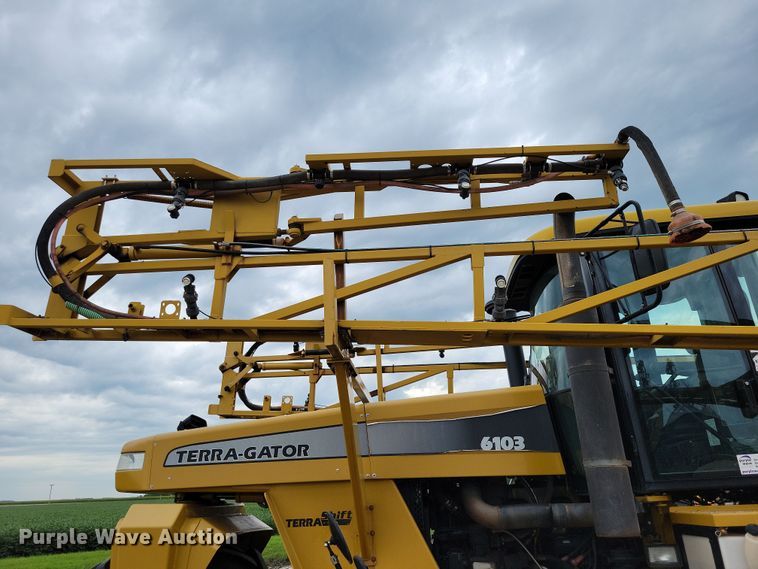 image for item EA2517 2004 TerraGator 6103 sprayer